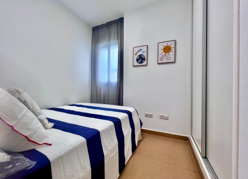 Resale - Apartment - Torrevieja - Acequion