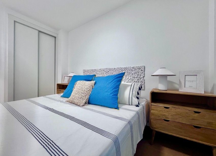 Resale - Apartment - Torrevieja - Acequion
