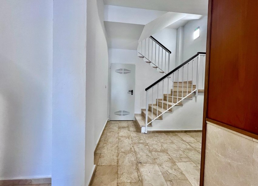 Resale - Apartment - Torrevieja - Acequion