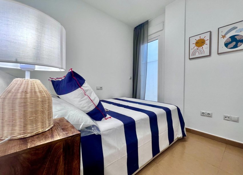Resale - Apartment - Torrevieja - Acequion
