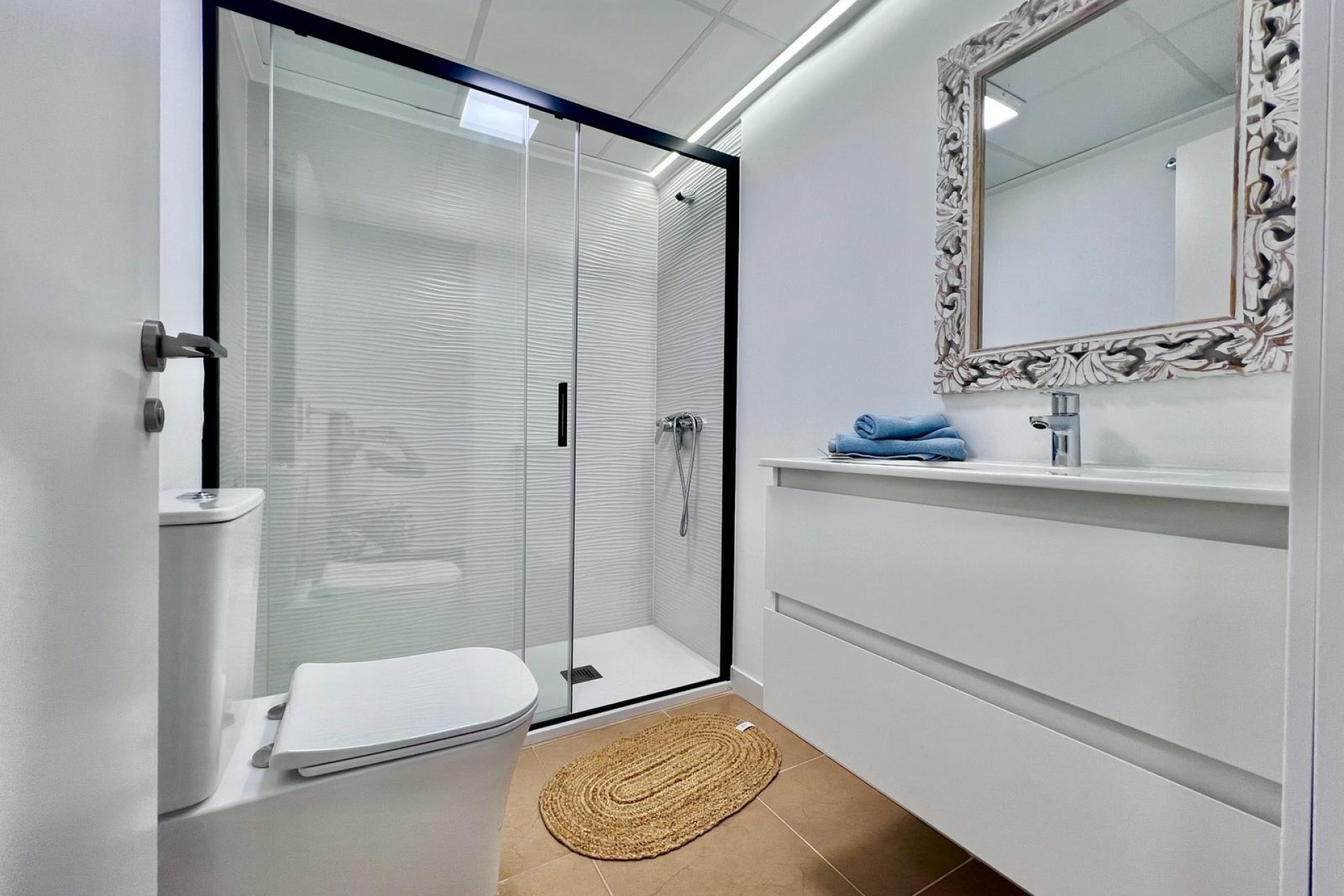 Resale - Apartment - Torrevieja - Acequion
