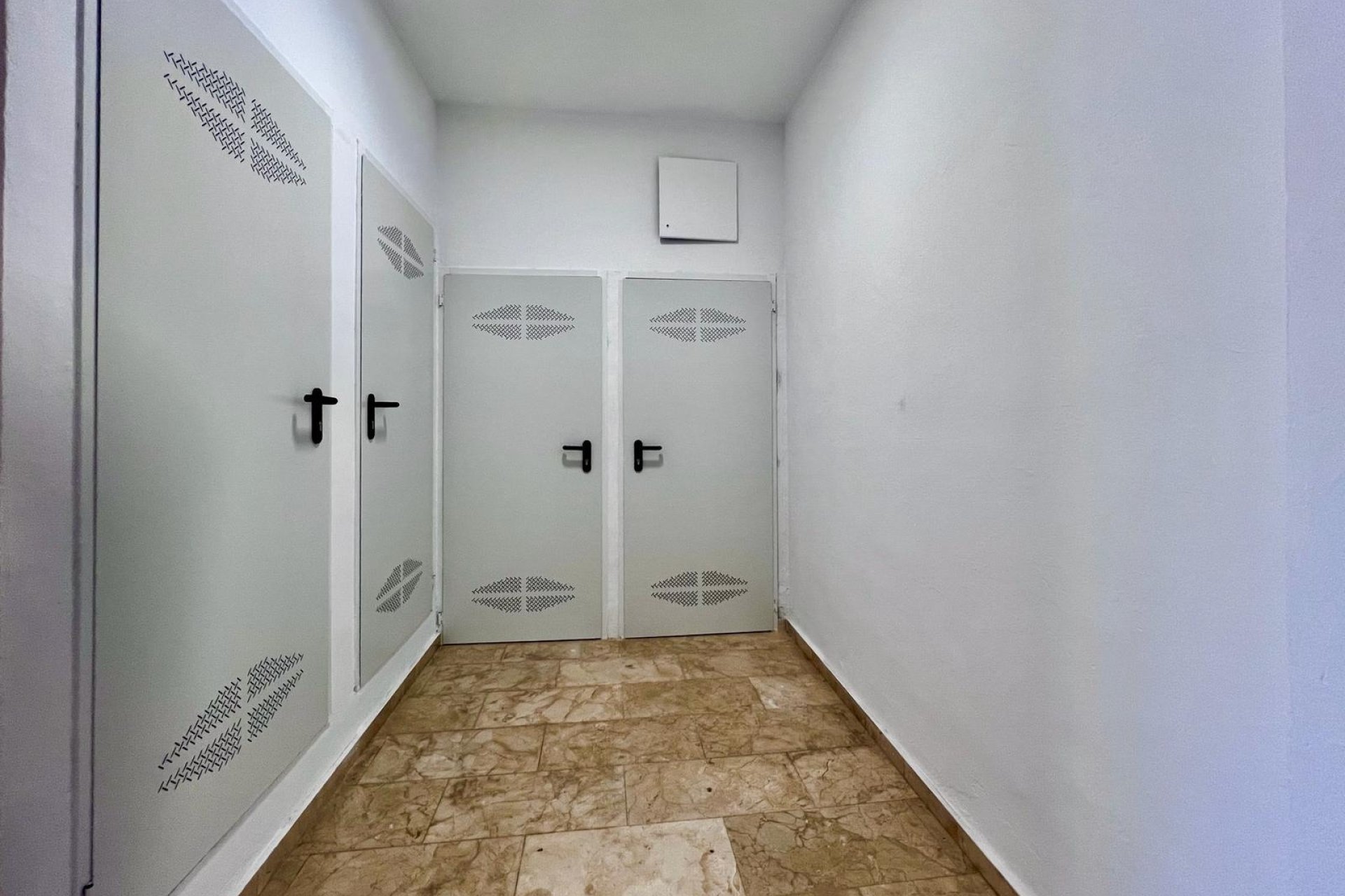 Resale - Apartment - Torrevieja - Acequion