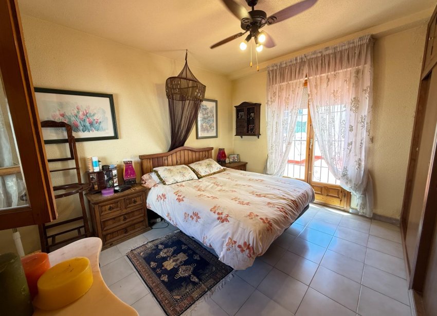 Resale - Apartment - Torrevieja - Acequion
