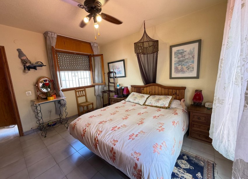 Resale - Apartment - Torrevieja - Acequion