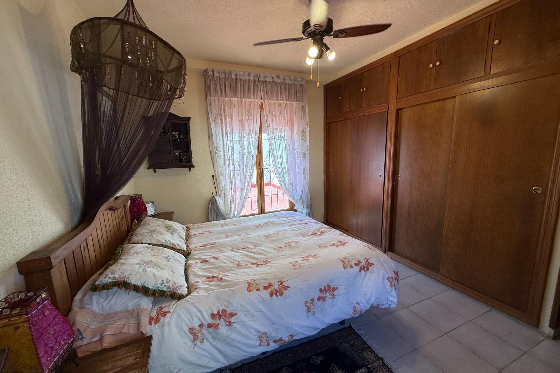 Resale - Apartment - Torrevieja - Acequion