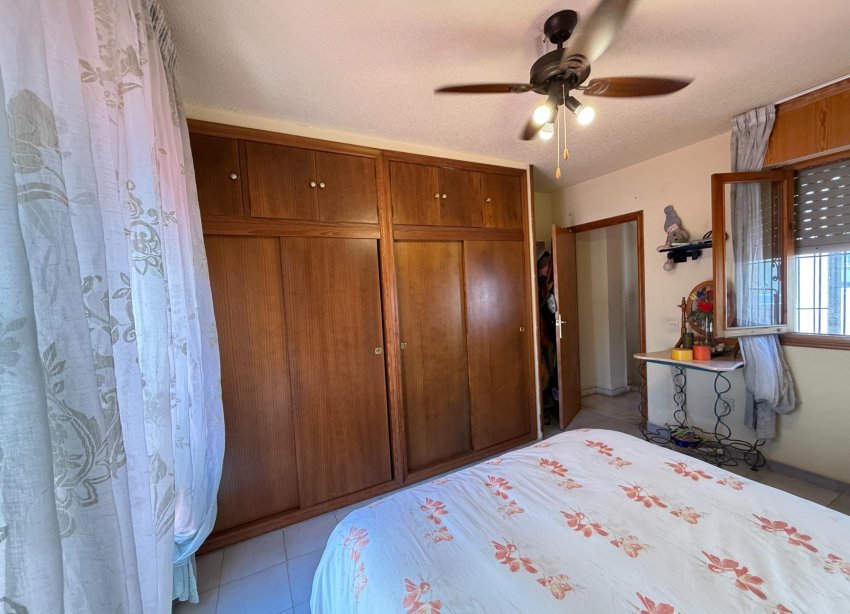 Resale - Apartment - Torrevieja - Acequion