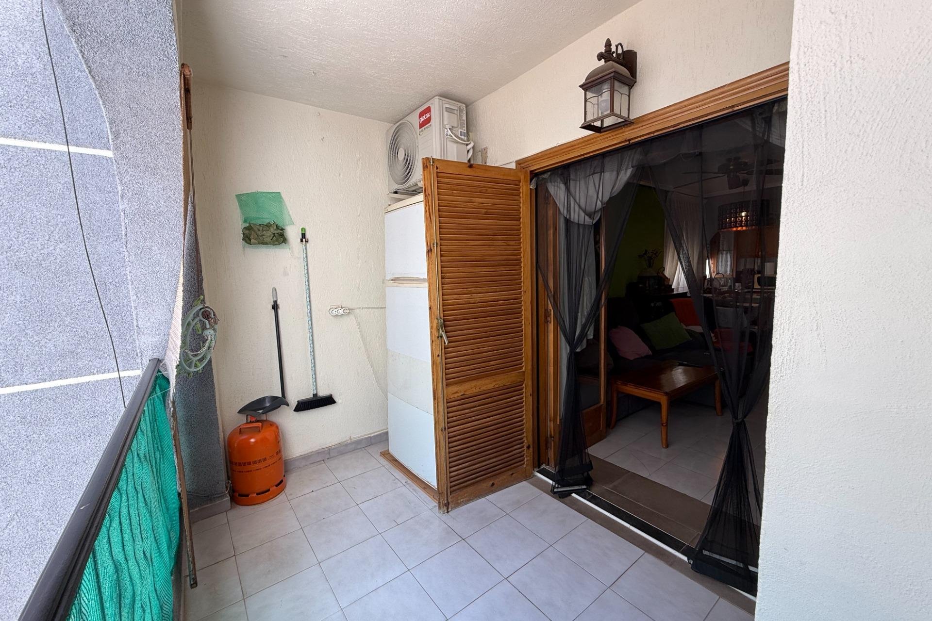 Resale - Apartment - Torrevieja - Acequion