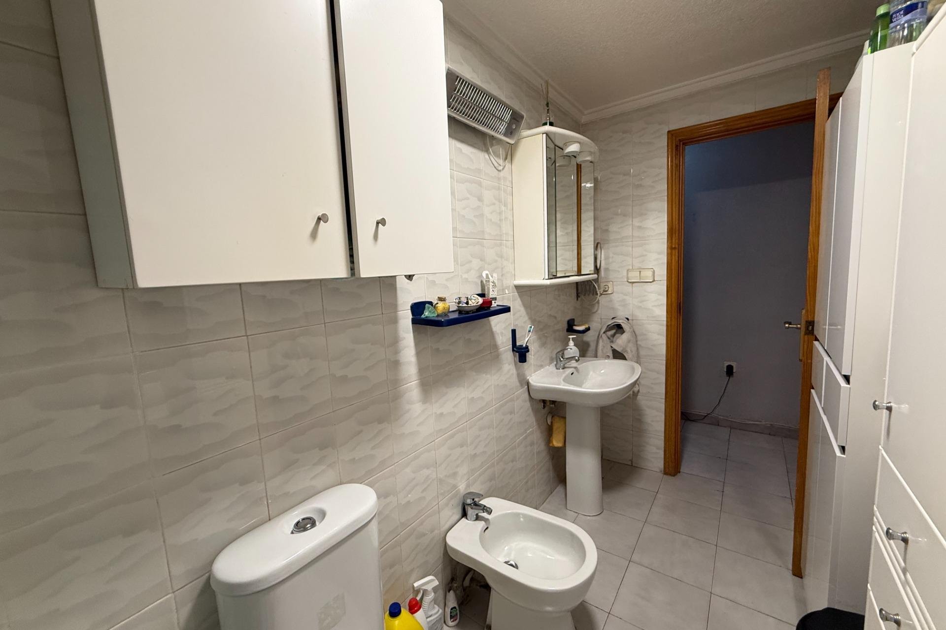 Resale - Apartment - Torrevieja - Acequion