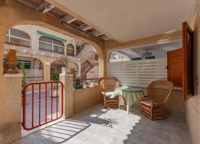 Resale - Apartment - Torrevieja - Acequion