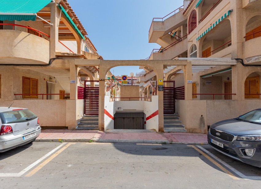 Resale - Apartment - Torrevieja - Acequion
