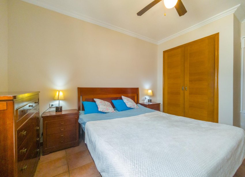 Resale - Apartment - Torrevieja - Acequion