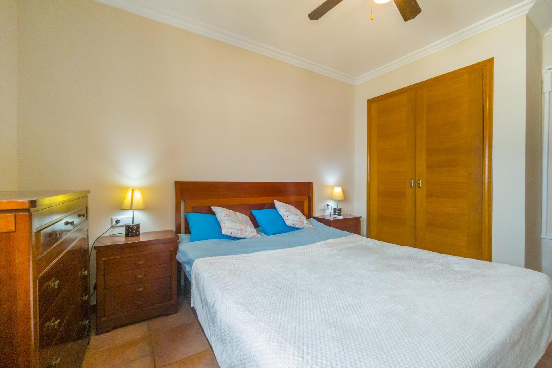 Resale - Apartment - Torrevieja - Acequion