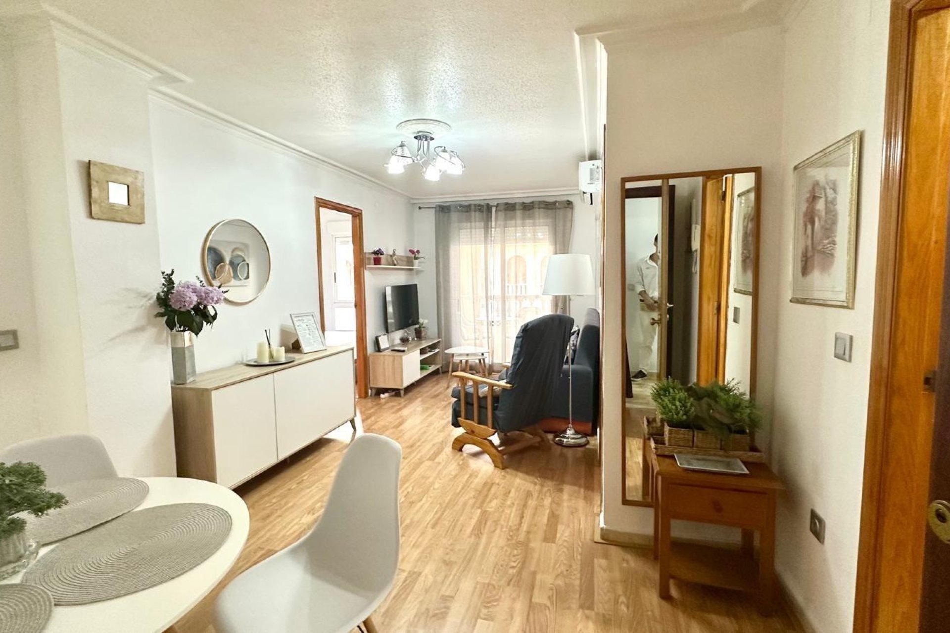 Resale - Apartment - Torrevieja - Acequion