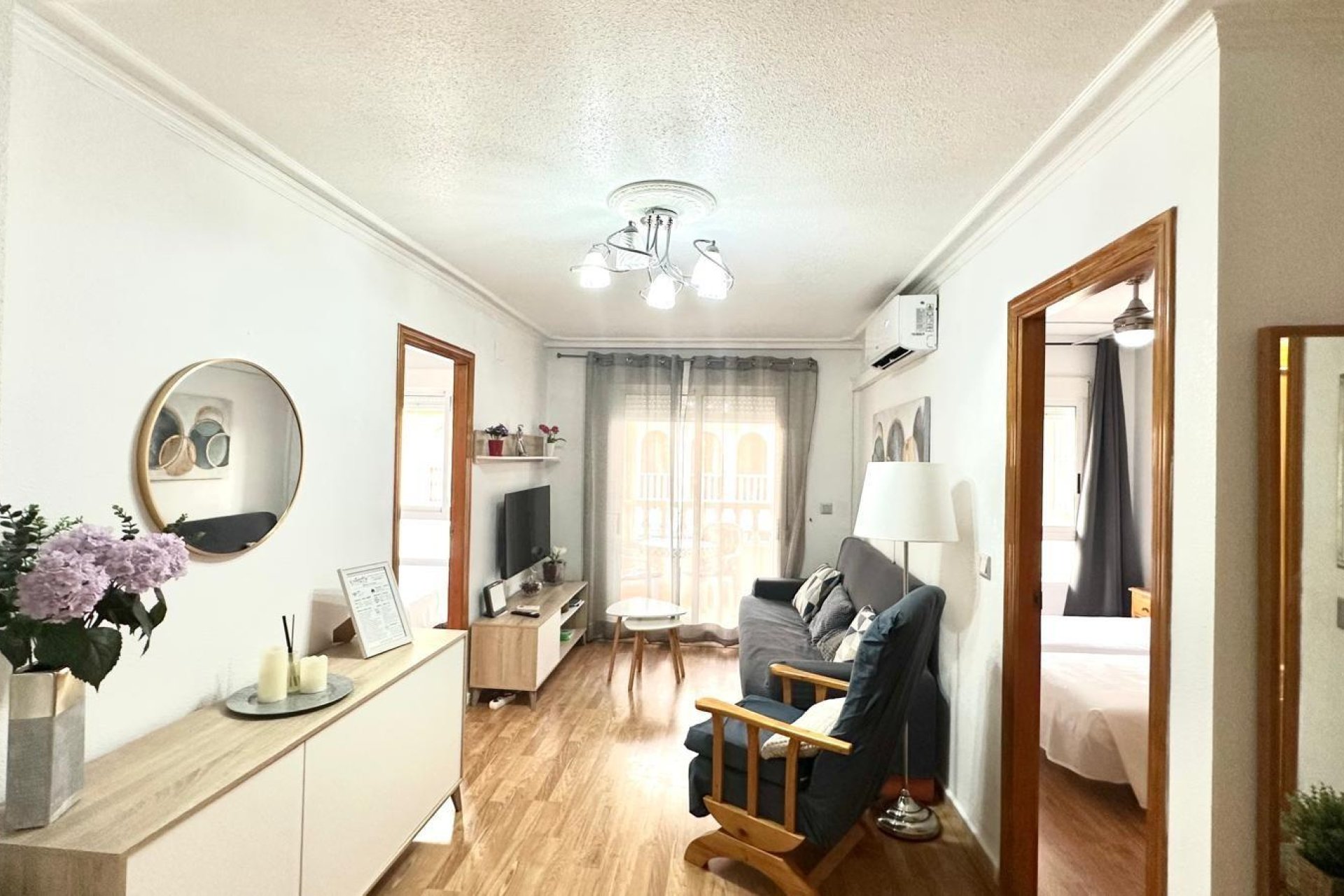 Resale - Apartment - Torrevieja - Acequion
