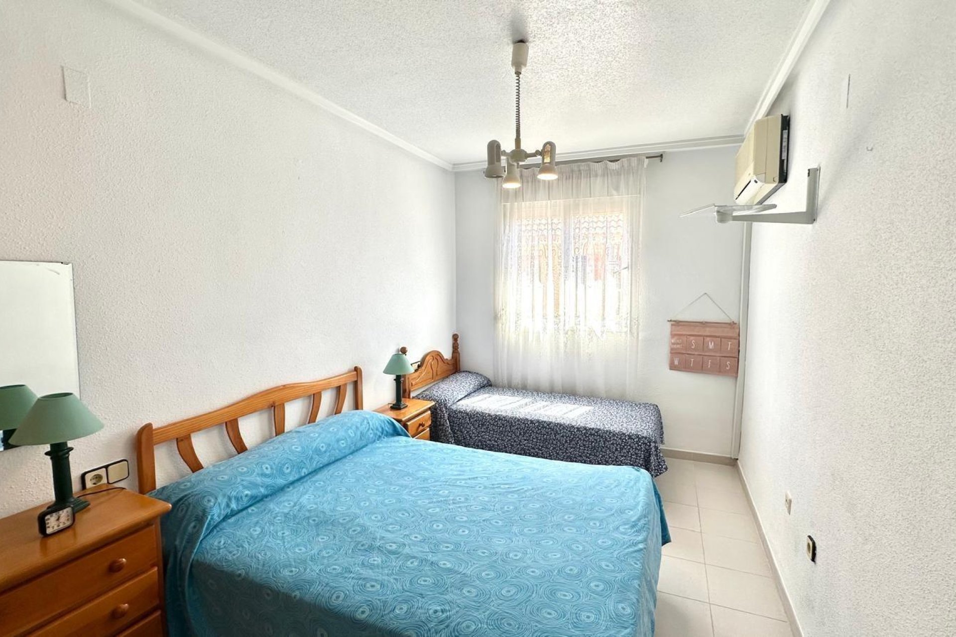 Resale - Apartment - Torrevieja - Acequion