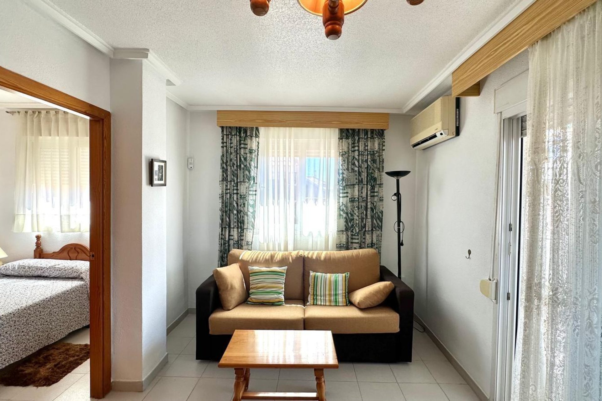 Resale - Apartment - Torrevieja - Acequion