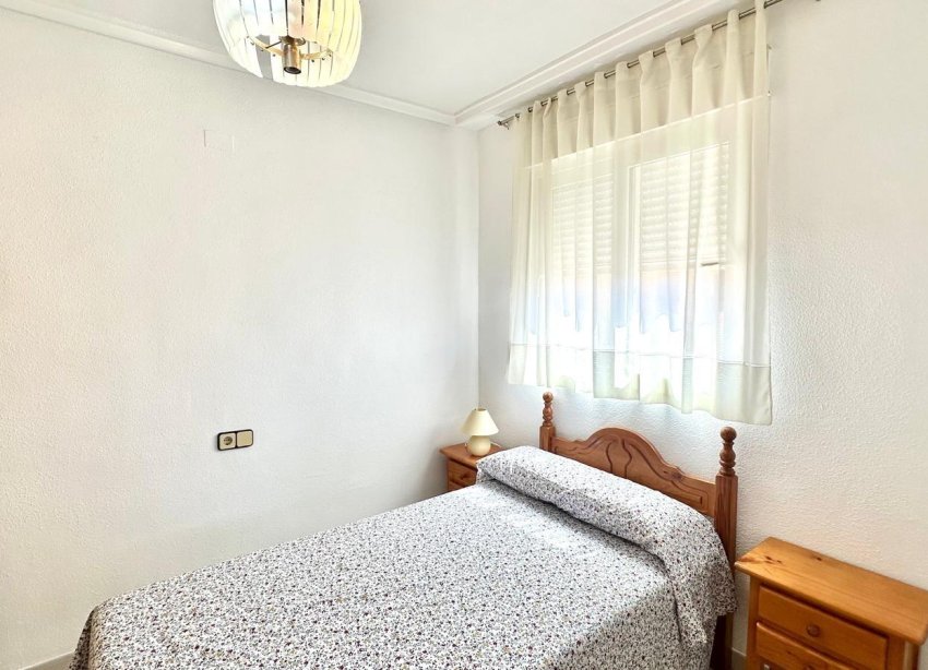 Resale - Apartment - Torrevieja - Acequion