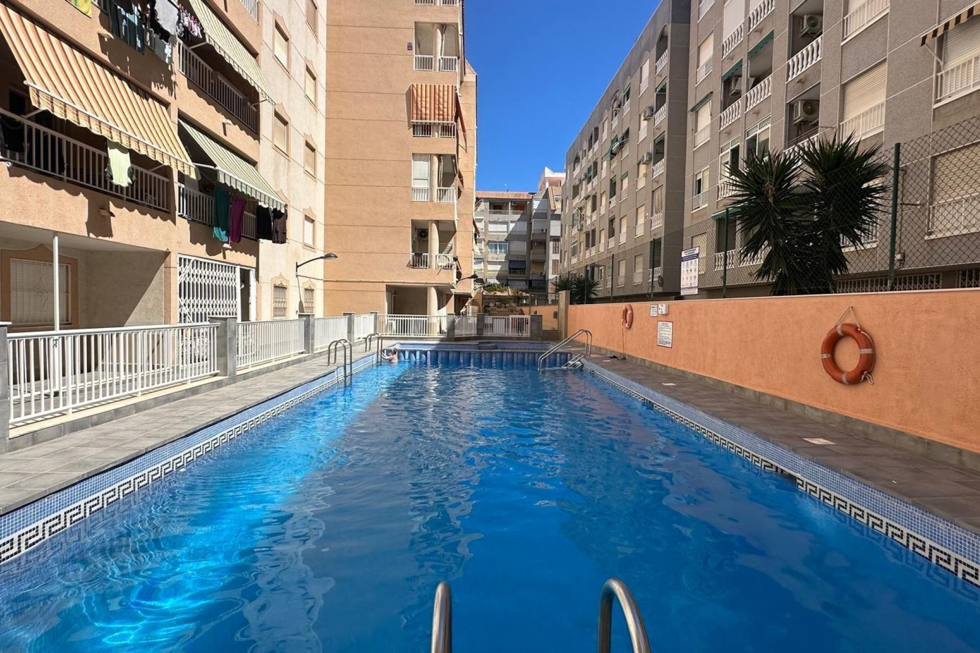 Resale - Apartment - Torrevieja - Acequion