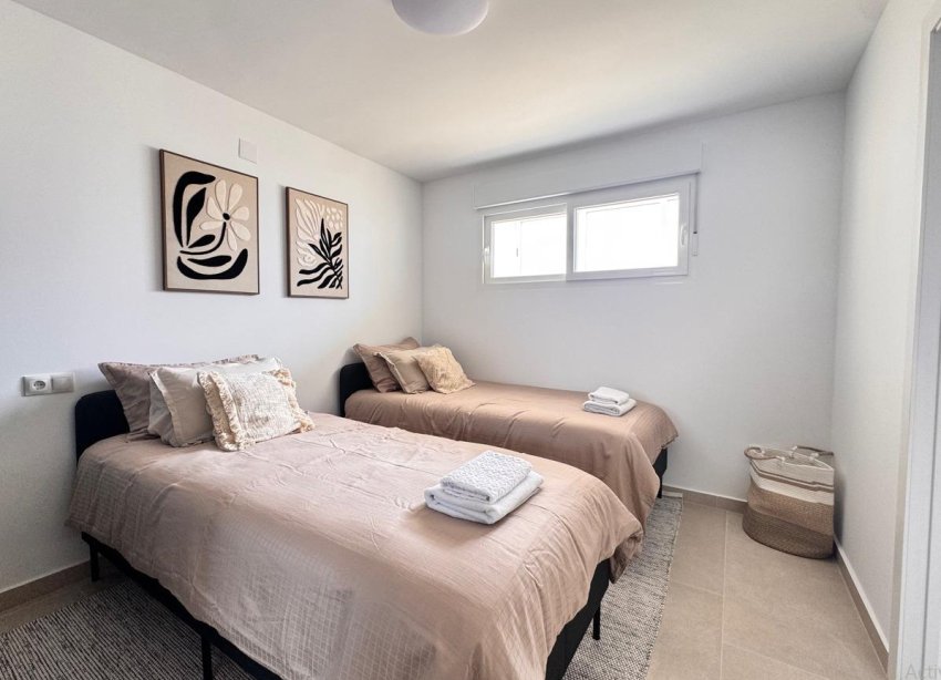 Resale - Apartment - Torrevieja - Acequion