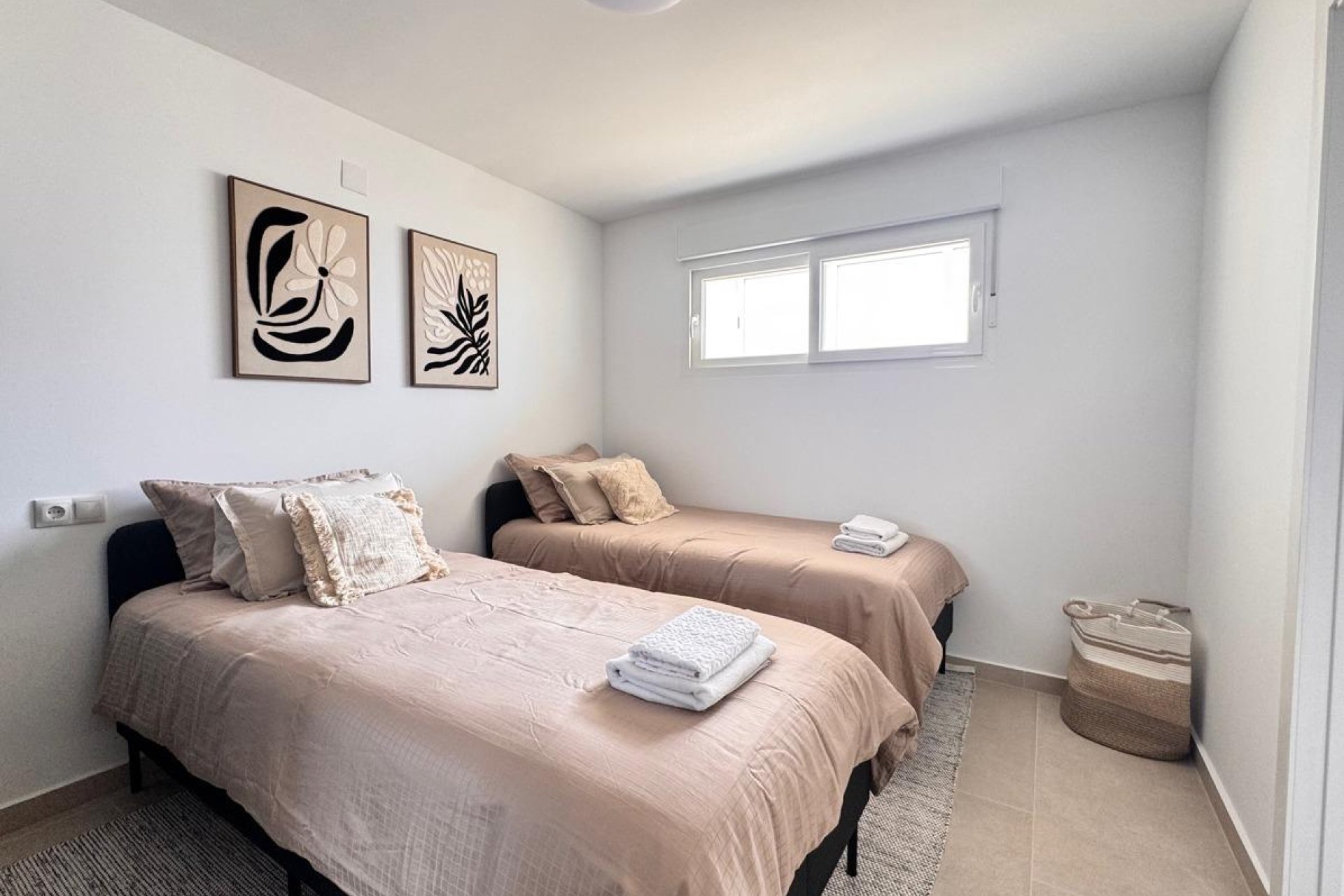 Resale - Apartment - Torrevieja - Acequion