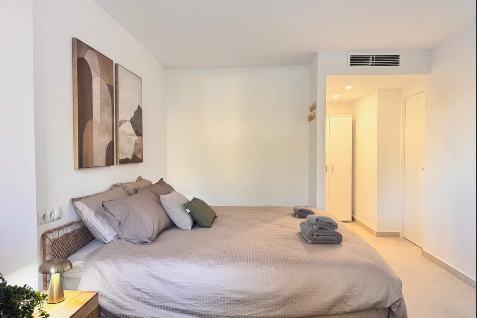 Resale - Apartment - Torrevieja - Acequion