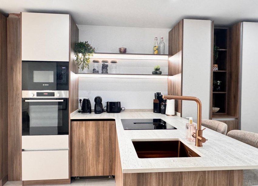 Resale - Apartment - Torrevieja - Acequion