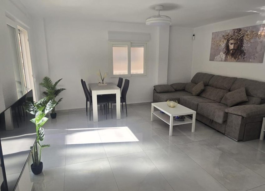 Resale - Apartment - Torrevieja - Acequion