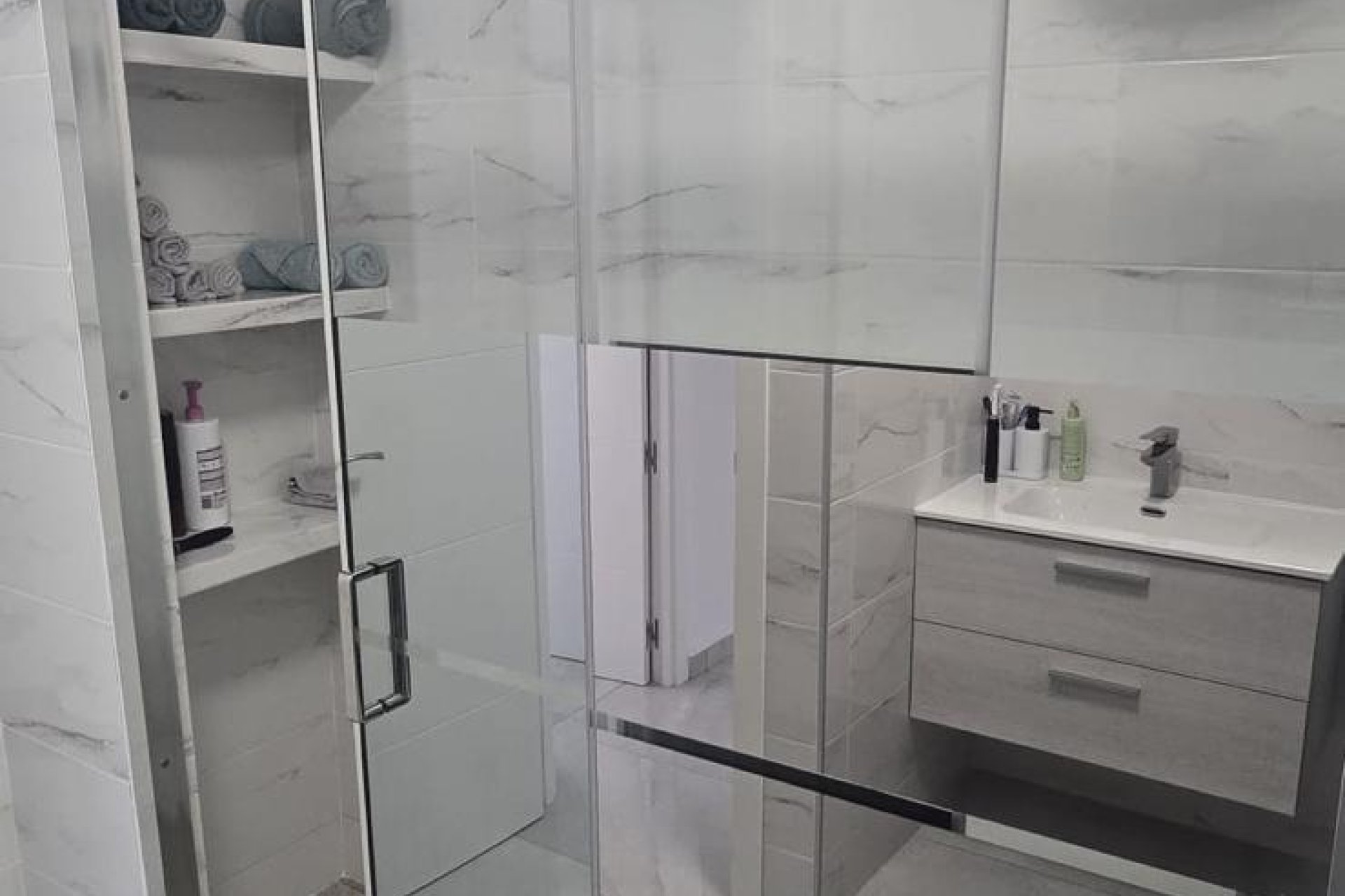 Resale - Apartment - Torrevieja - Acequion