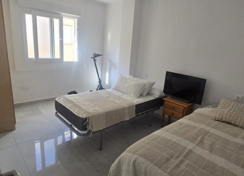 Resale - Apartment - Torrevieja - Acequion