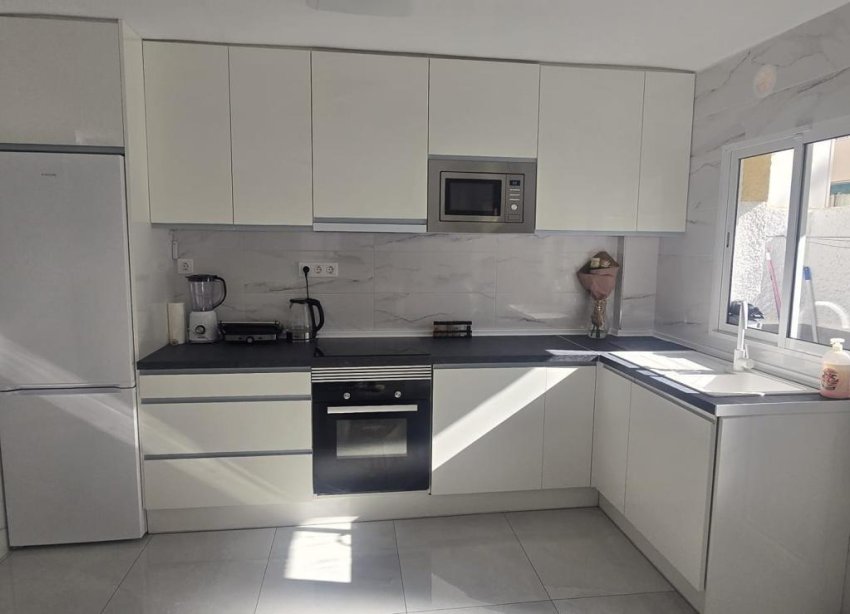 Resale - Apartment - Torrevieja - Acequion
