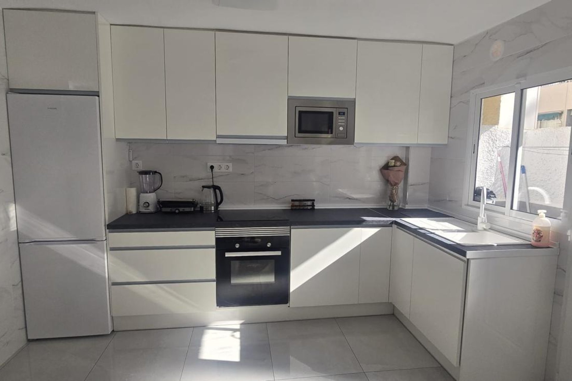 Resale - Apartment - Torrevieja - Acequion