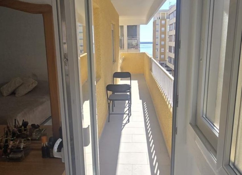 Resale - Apartment - Torrevieja - Acequion