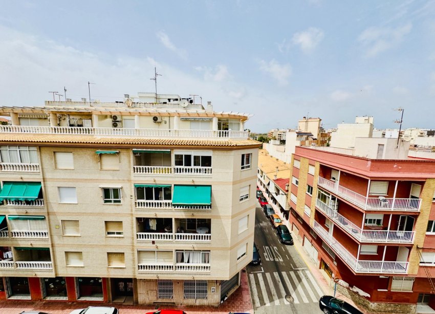Resale - Apartment - Torrevieja - Acequion