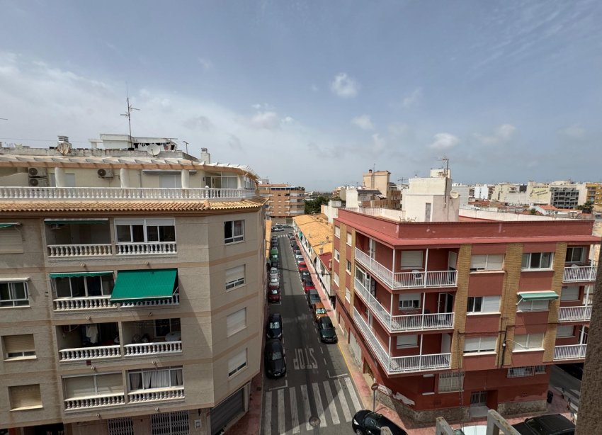 Resale - Apartment - Torrevieja - Acequion