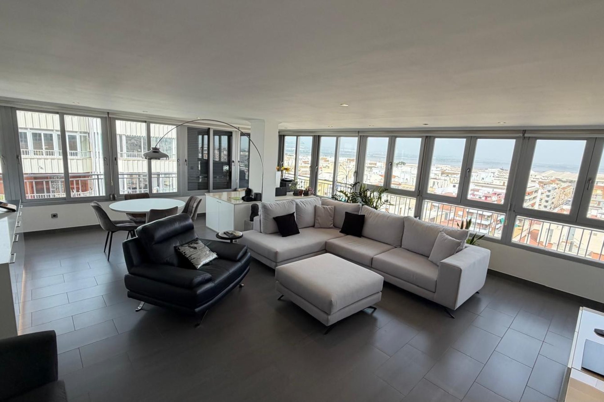 Resale - Apartment - Torrevieja - Acequion