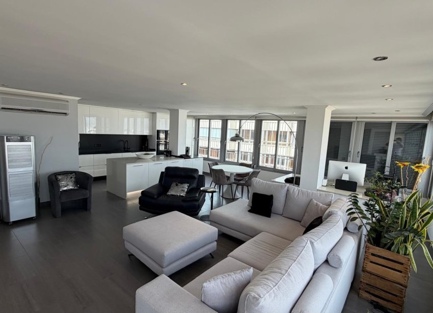 Resale - Apartment - Torrevieja - Acequion