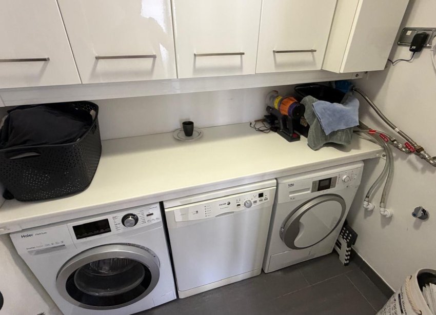 Resale - Apartment - Torrevieja - Acequion