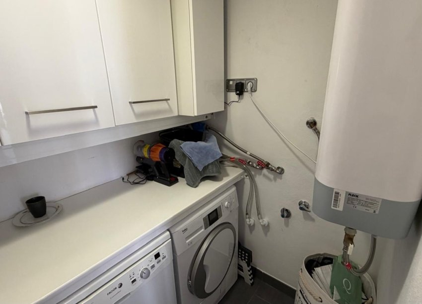 Resale - Apartment - Torrevieja - Acequion
