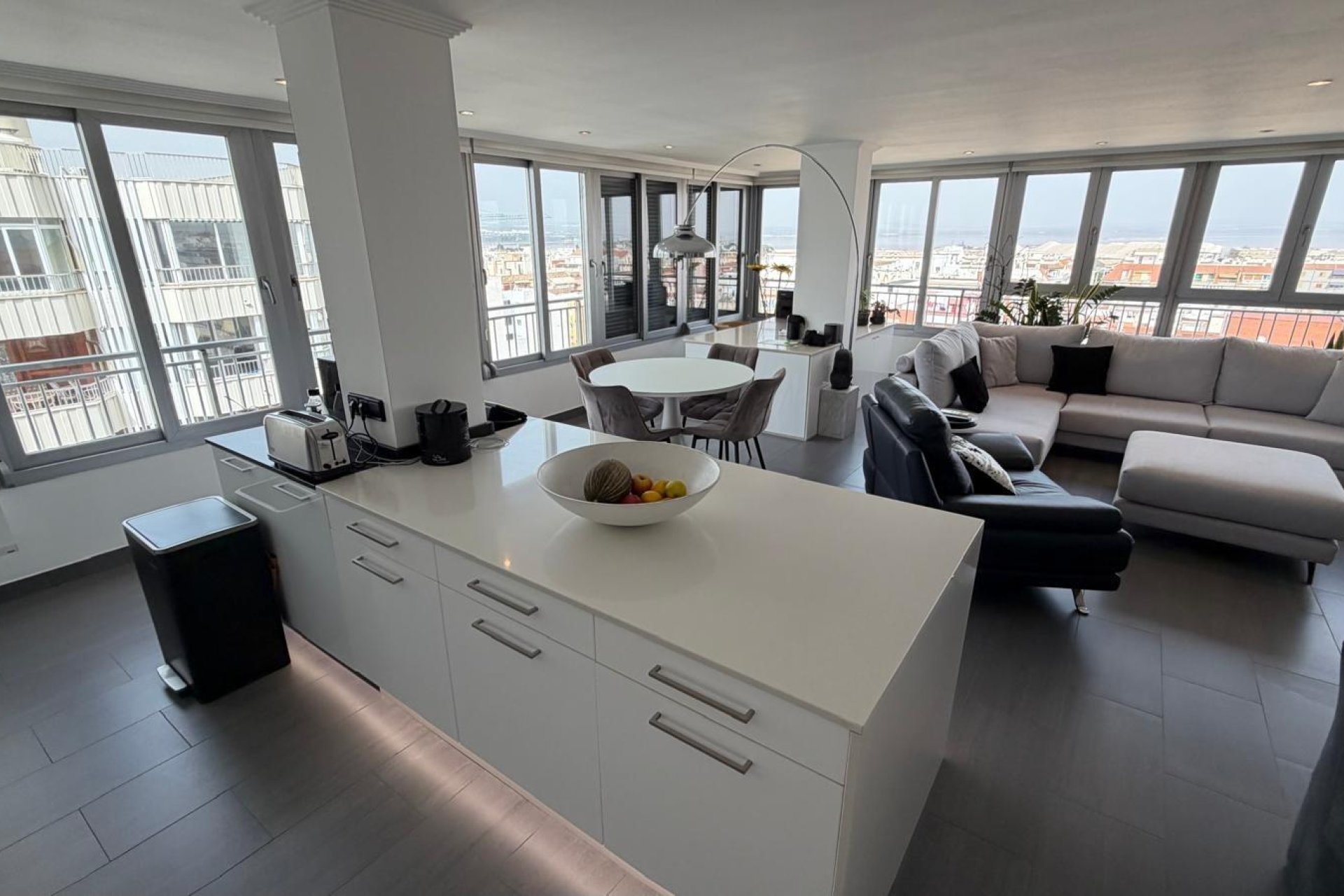 Resale - Apartment - Torrevieja - Acequion