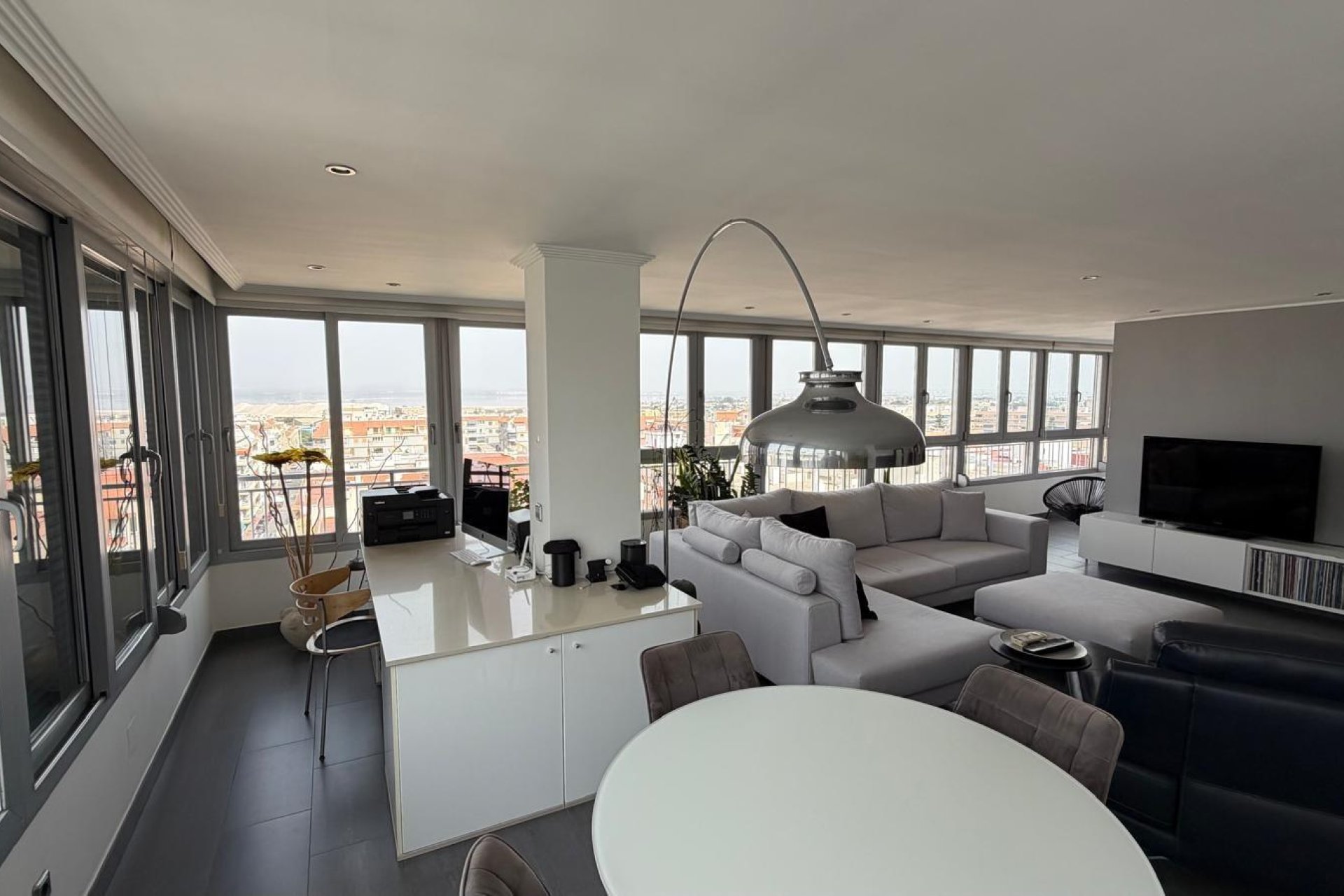 Resale - Apartment - Torrevieja - Acequion