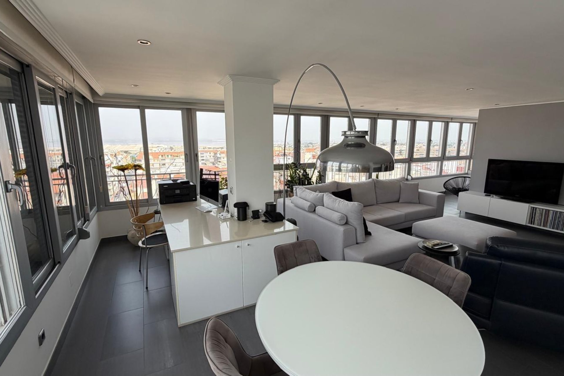 Resale - Apartment - Torrevieja - Acequion