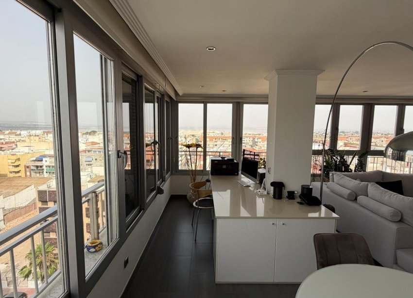 Resale - Apartment - Torrevieja - Acequion