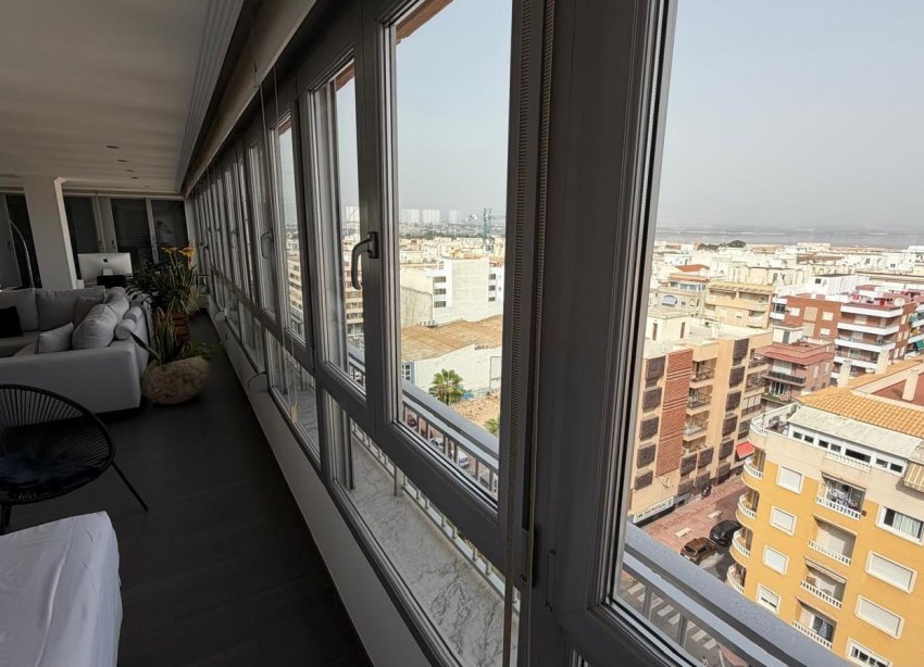 Resale - Apartment - Torrevieja - Acequion