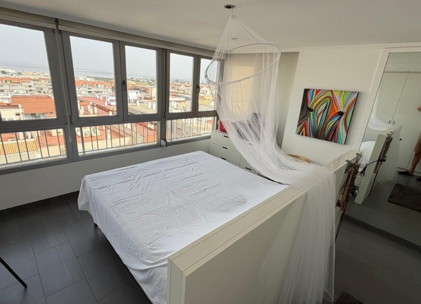 Resale - Apartment - Torrevieja - Acequion