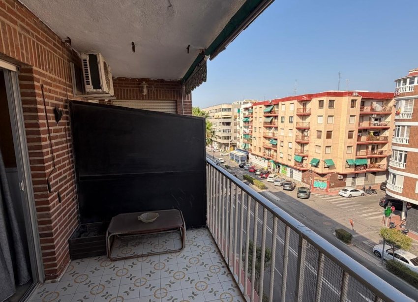Resale - Apartment - Torrevieja - Acequion