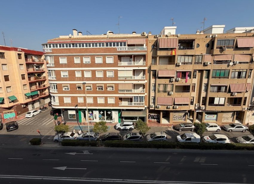 Resale - Apartment - Torrevieja - Acequion