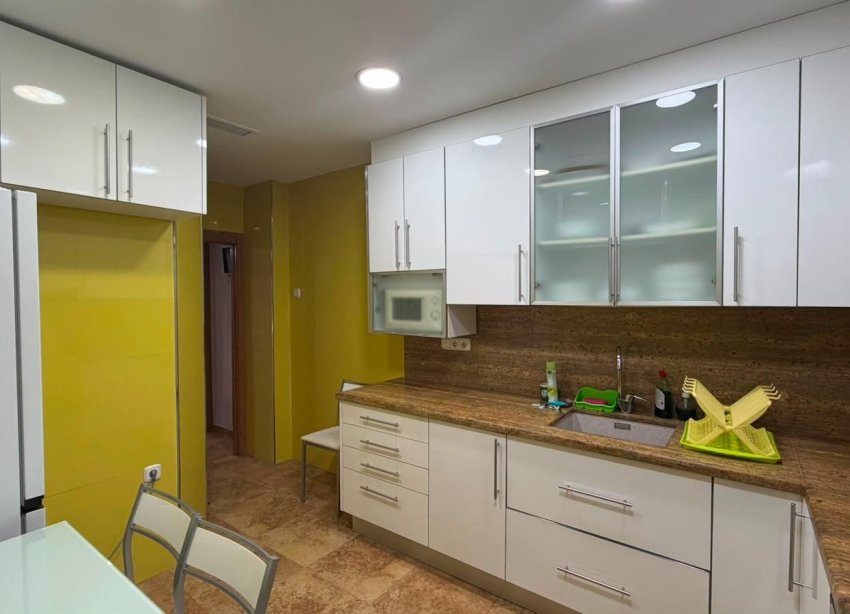 Resale - Apartment - Torrevieja - Acequion