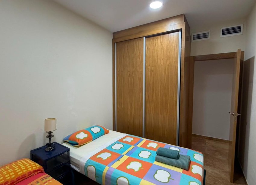 Resale - Apartment - Torrevieja - Acequion