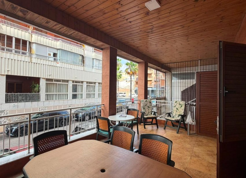 Resale - Apartment - Torrevieja - Acequion