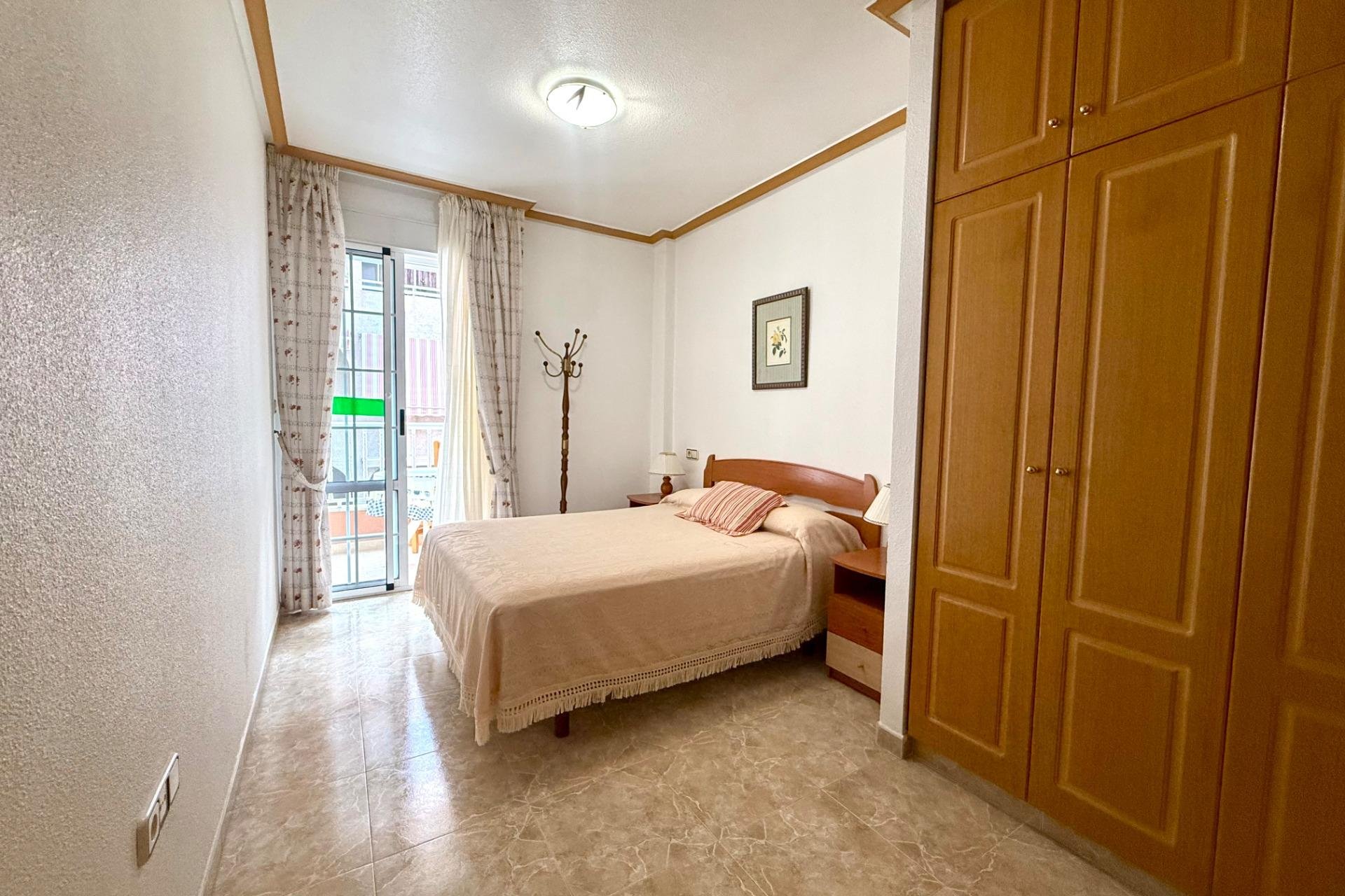 Resale - Apartment - Torrevieja - Acequion